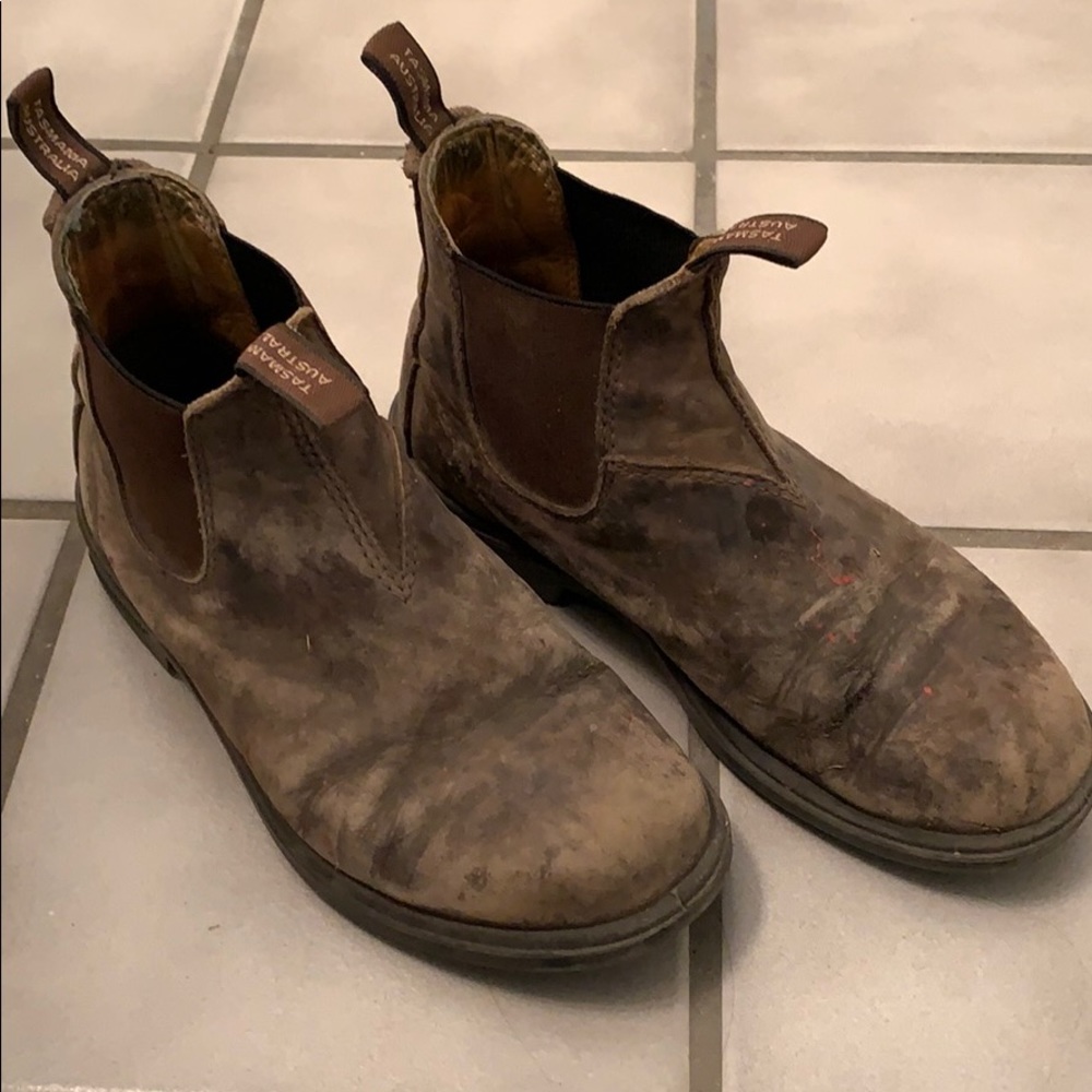 Blundstones work boots